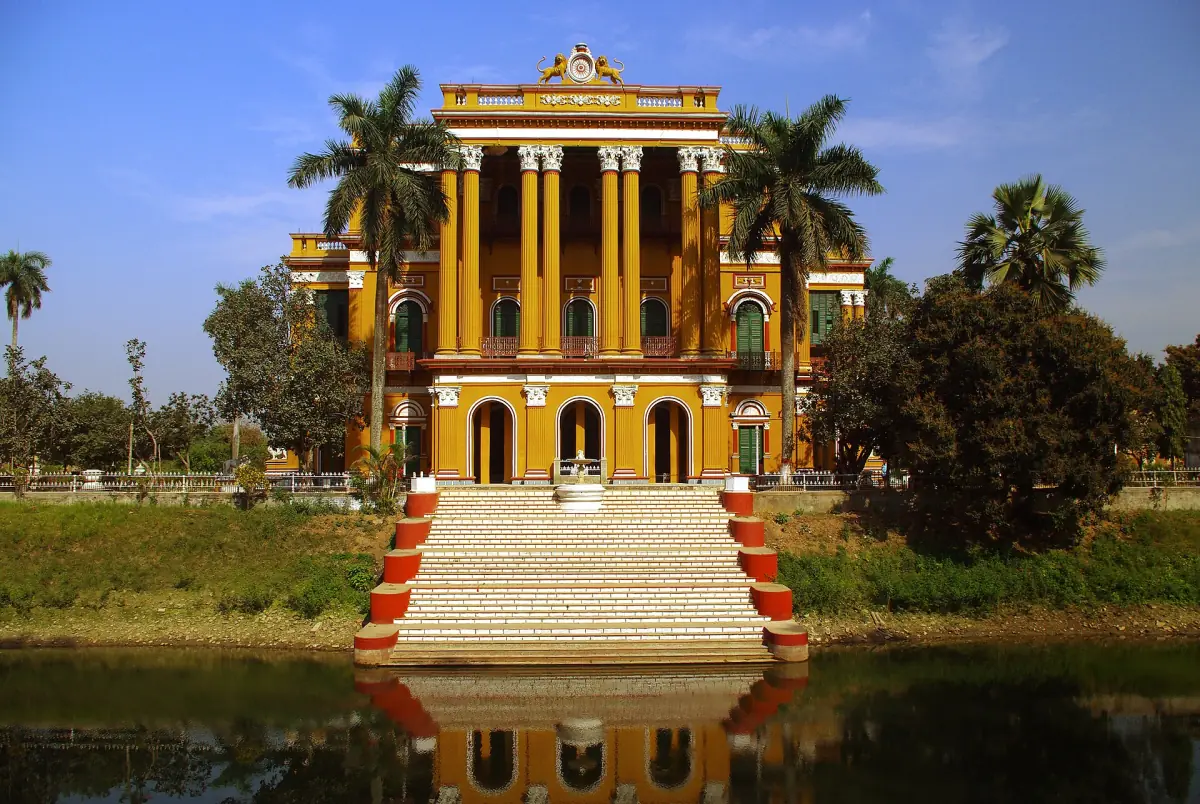 Kathgola palace reflected in its pond